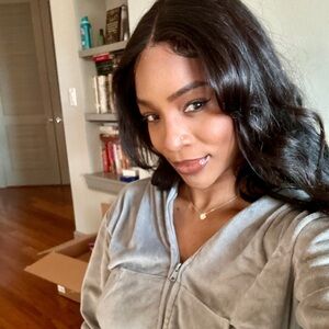 Meet your Posher, Laina